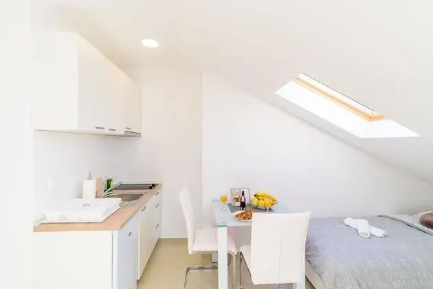 Stüdyo (Comfort Studio w/ Balcony n City View)