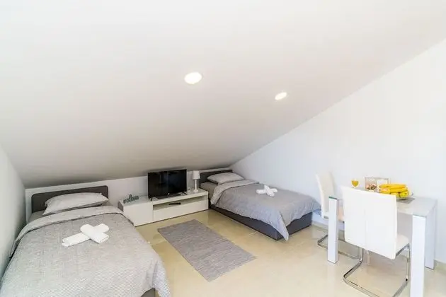 Stüdyo (Deluxe Studio w/ Balcony n City View)