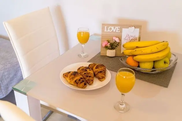 Stüdyo (Deluxe Studio w/ Balcony n City View)