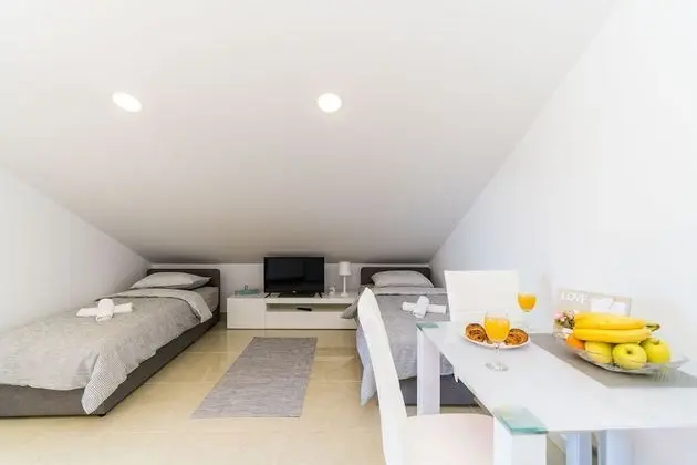 Stüdyo (Deluxe Studio w/ Balcony n City View)