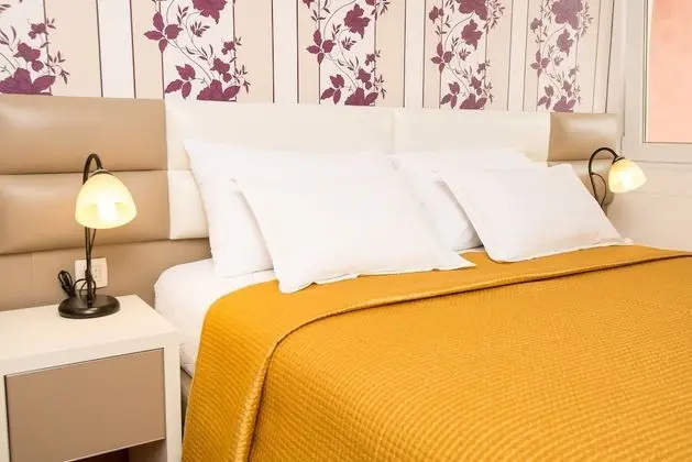 Comfort Tek Büyük veya İki Ayrı Yataklı Oda