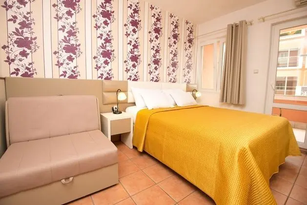 Comfort Tek Büyük veya İki Ayrı Yataklı Oda