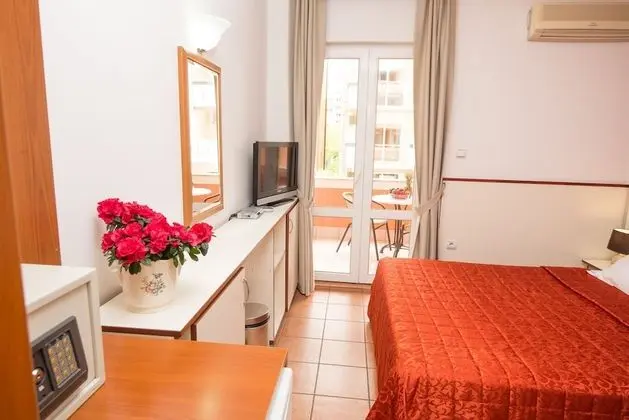 Comfort Tek Büyük veya İki Ayrı Yataklı Oda, Balkon