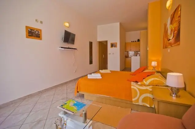 Design Stüdyo Süit (Rhythm of the Night)