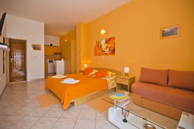 Design Stüdyo Süit (Rhythm of the Night)