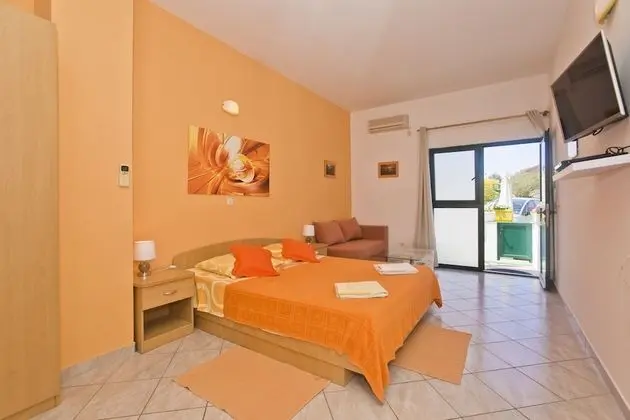 Design Stüdyo Süit (Rhythm of the Night)