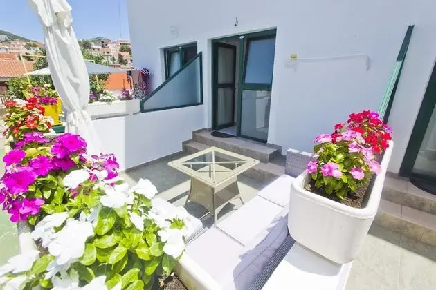 Design Stüdyo Süit (Rhythm of the Night)