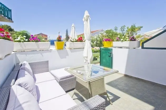 Design Stüdyo Süit (Rhythm of the Night)