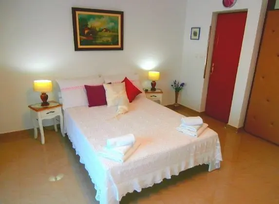 Stüdyo, Havuz Manzaralı