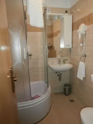 Stüdyo, Havuz Manzaralı