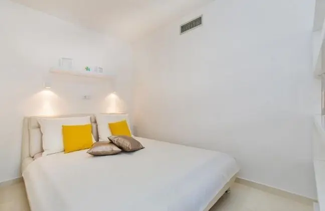 Deluxe Stüdyo, Teras