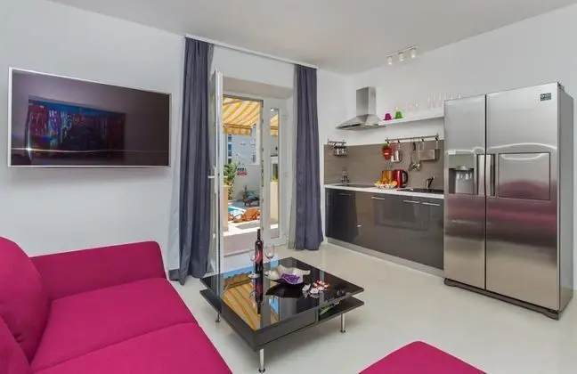 Superior Apart Daire, 2 Yatak Odası, Havuz Manzaralı