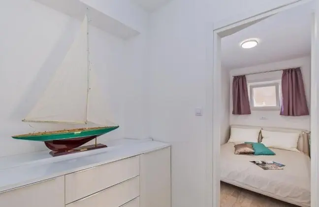 Superior Apart Daire, 2 Yatak Odası, Havuz Manzaralı