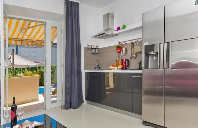 Superior Apart Daire, 2 Yatak Odası, Havuz Manzaralı