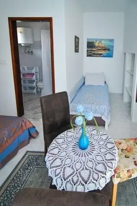 Üç Kişilik Oda