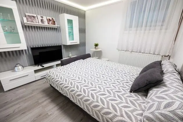 Apartment (One Bedroom Apartment)