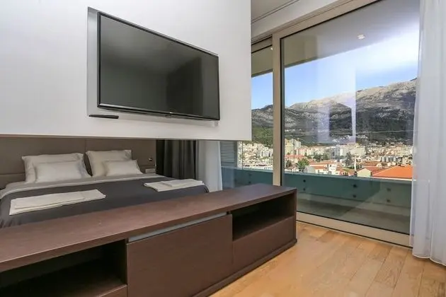 Stüdyo, Dağ Manzaralı