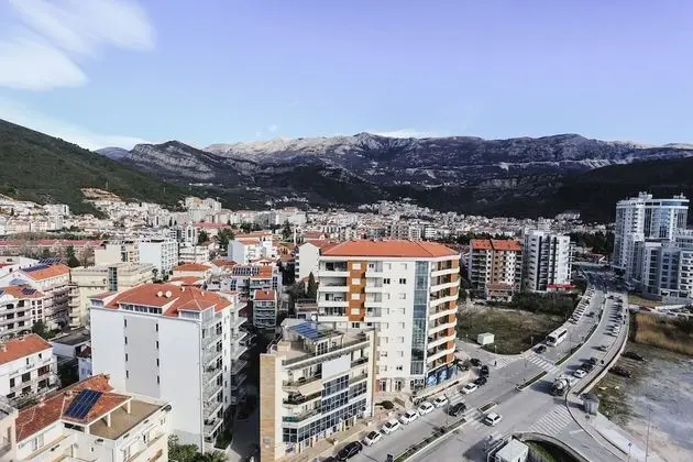 Stüdyo, Dağ Manzaralı