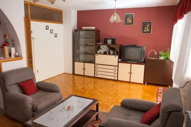 Villa (Marija)
