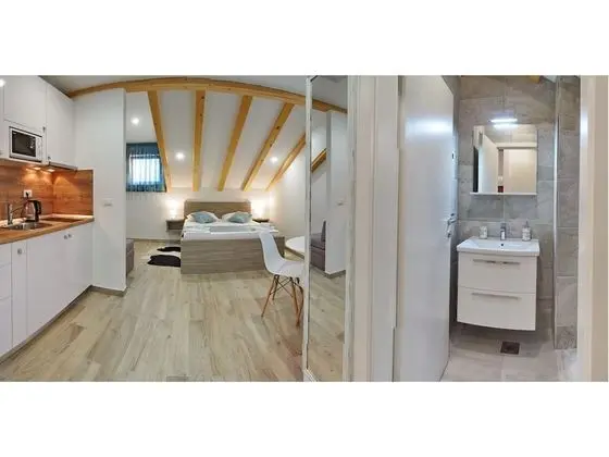 Stüdyo (Studio with Terrace and Sea View)