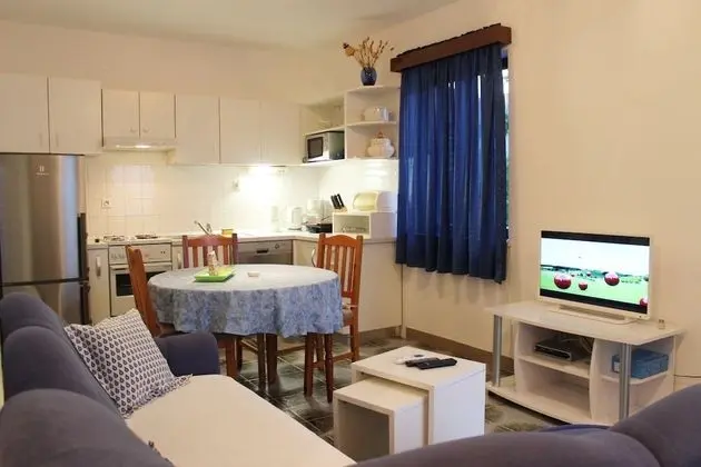 Apart Daire (One-Bedroom Apartment with Terrace)