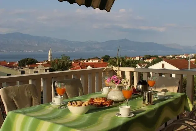 Apart Daire (Three-Bedroom Apartment with Terrace)