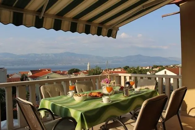 Apart Daire (Three-Bedroom Apartment with Terrace)