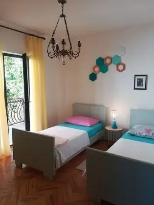 Apart Daire (Three Bedroom Apartment with Balcony)