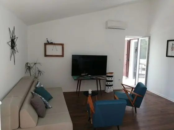 Apart Daire (Two Bedroom Apartment with Balcony)