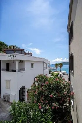 Standard Stüdyo, Kısmi Deniz Manzaralı