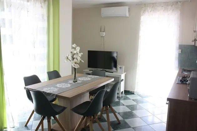 Apart Daire, 2 Yatak Odası, Balkon, Deniz Manzaralı