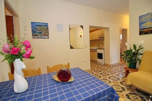 Apartment for 4 people "Tanja"