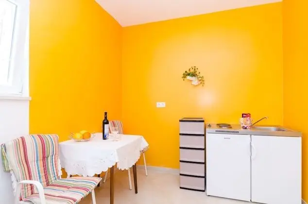 Comfort Apart Daire, 1 Yatak Odası, Teras, Bahçe Manzaralı