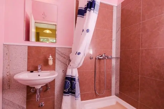 Comfort Apart Daire, 1 Yatak Odası, Teras, Bahçe Manzaralı