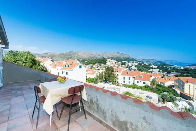 Standard Tek Büyük Yataklı Oda, Teras, Kısmi Deniz Manzaralı