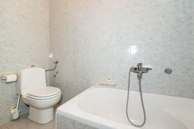 Standard Tek Büyük Yataklı Oda, Teras, Kısmi Deniz Manzaralı