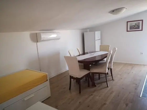 Family Apart Daire, 2 Yatak Odası, Balkon, Bahçe Manzaralı