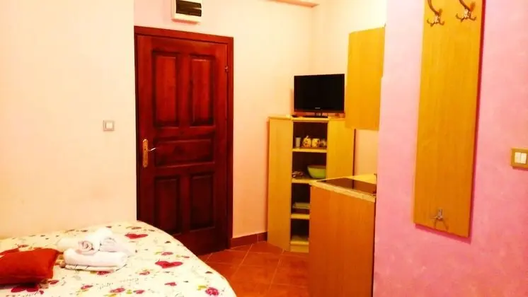 Stüdyo, 1 Büyük (Queen) Boy Yatak ve Çekyat (4)