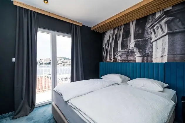 Stüdyo (Modern Studio with Balcony BR2)