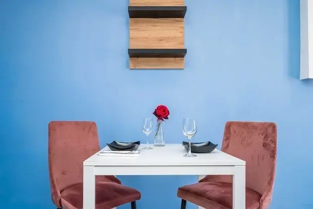 Stüdyo (Modern Studio with Balcony BR2)