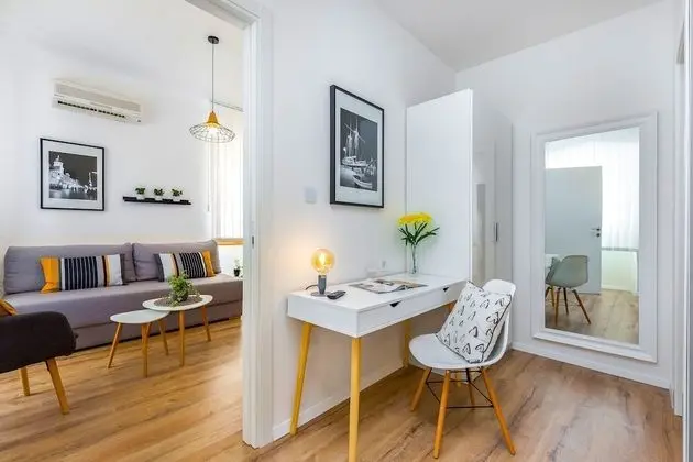 Deluxe Apart Daire, 1 Büyük (Queen) Boy Yatak ve Çekyat, Sigara İçilmez, Küçük Mutfak