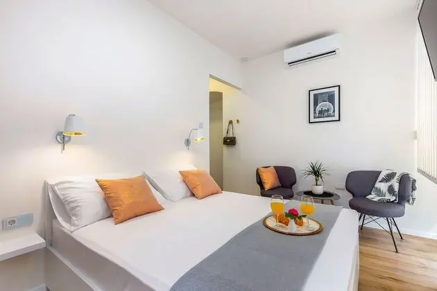 Romantic Apart Daire, 1 Büyük (Queen) Boy Yatak, Sigara İçilmez, Küçük Mutfak