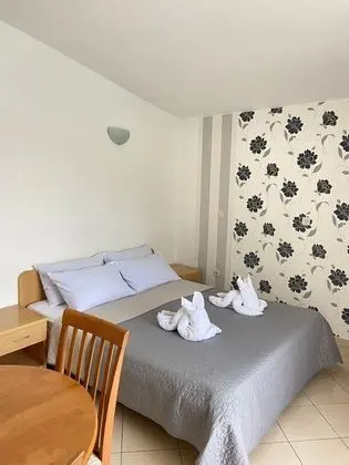 Stüdyo (Studio Apartment with Balcony)