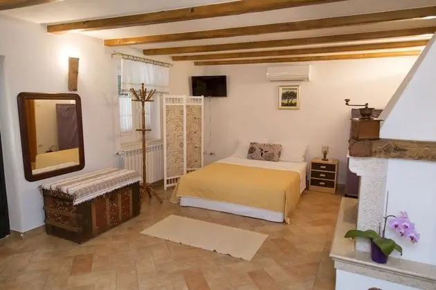 Romantic Stüdyo, Teras, Bahçe Manzaralı (Ground Floor Maxi)