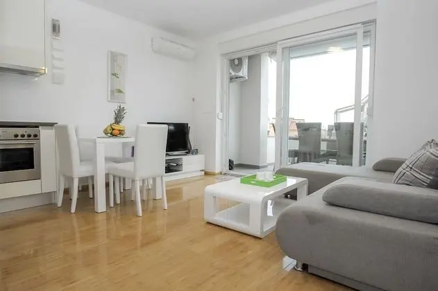 Deluxe Apart Daire, Teras