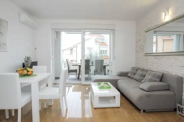 Deluxe Apart Daire, Teras
