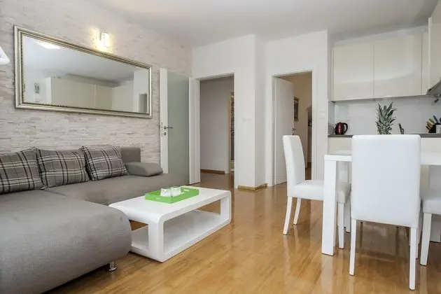 Deluxe Apart Daire, Teras