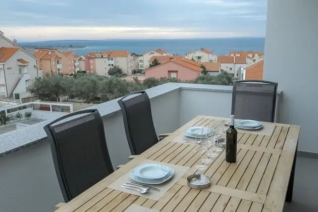 Deluxe Apart Daire, Teras