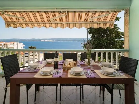 Apart Daire (Four Bedroom Apartment with Balcony)