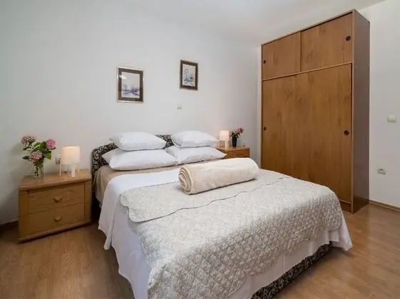 Apart Daire (Four Bedroom Apartment with Balcony)